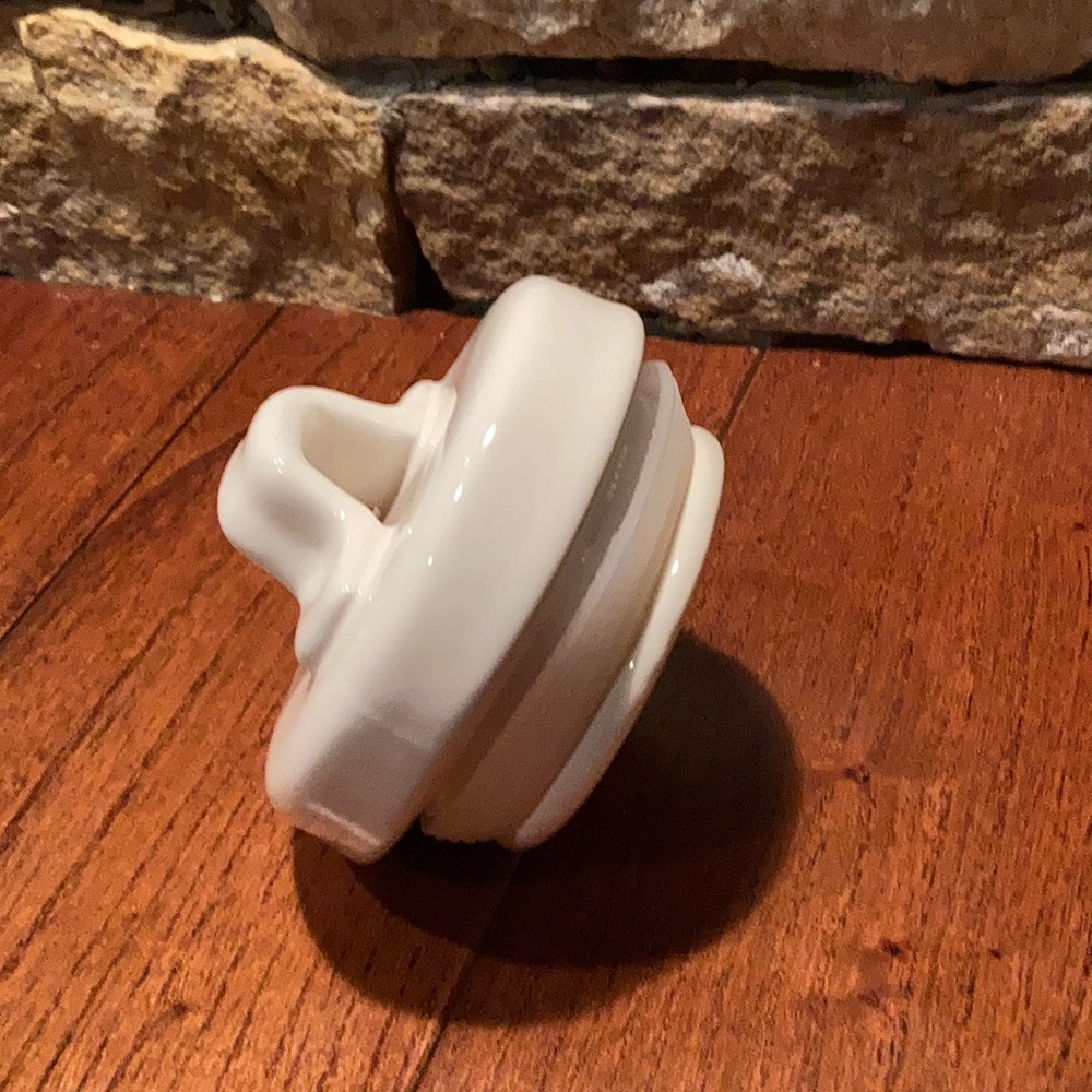 😘 NWT Rae Dunn’s Artesian Collection + Sealed Lid - Picture 3 of 4